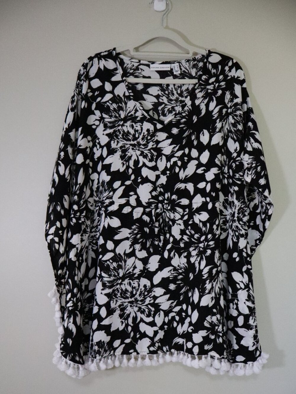 Black and White Floral Swimsuit Cover Up with Tassels, Susan Graver size M - Picture 1 of 7
